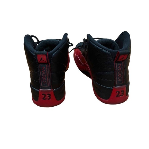 Athletic_Shoes